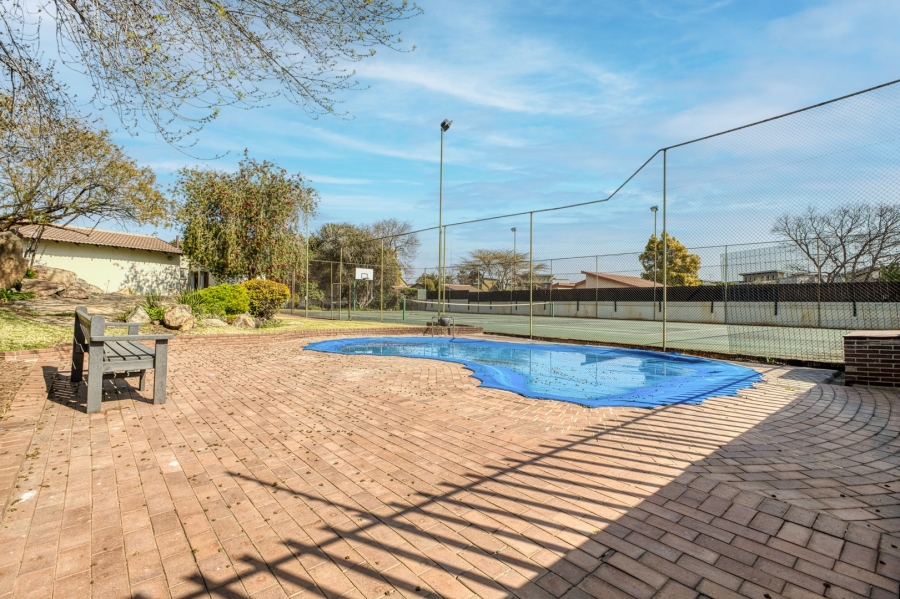 4 Bedroom Property for Sale in Douglasdale Gauteng