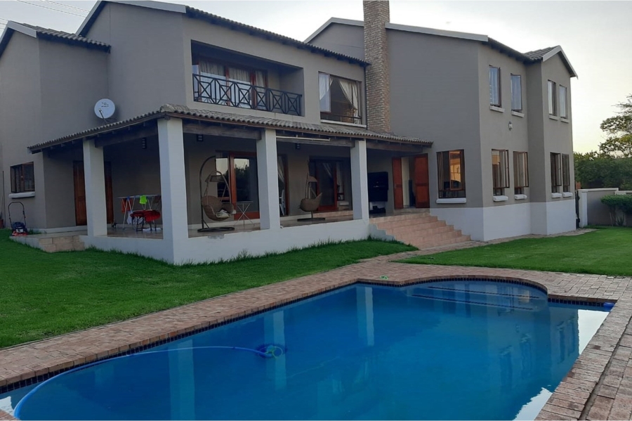 5 Bedroom Property for Sale in Carlswald North Estate Gauteng