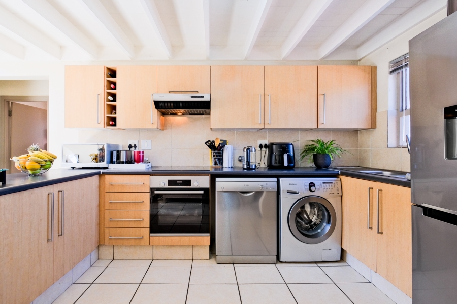 To Let 2 Bedroom Property for Rent in Lonehill Gauteng