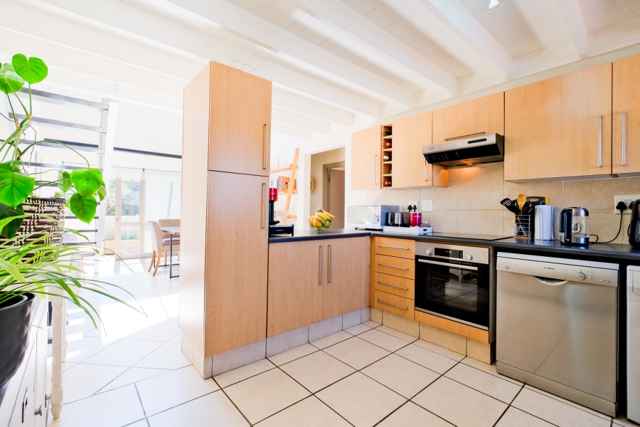 To Let 2 Bedroom Property for Rent in Lonehill Gauteng