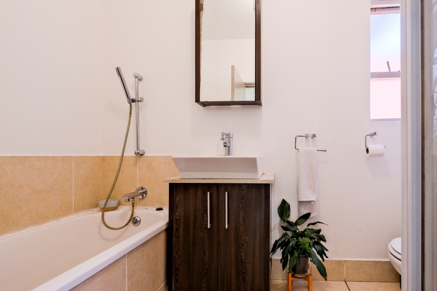 To Let 2 Bedroom Property for Rent in Lonehill Gauteng