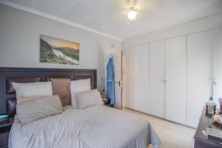 6 Bedroom Property for Sale in Northmead Gauteng