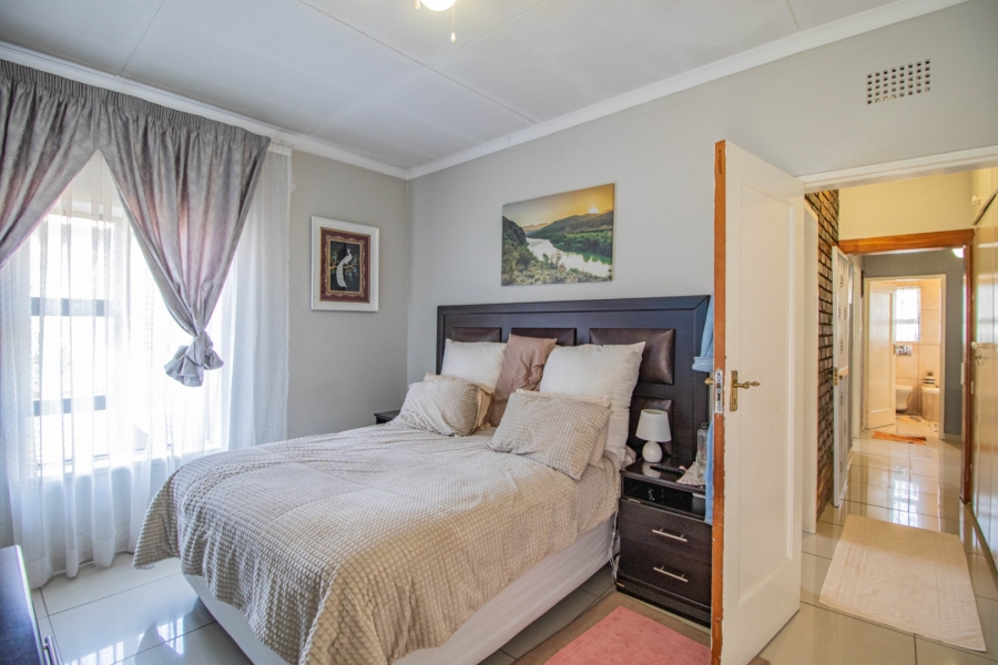 6 Bedroom Property for Sale in Northmead Gauteng