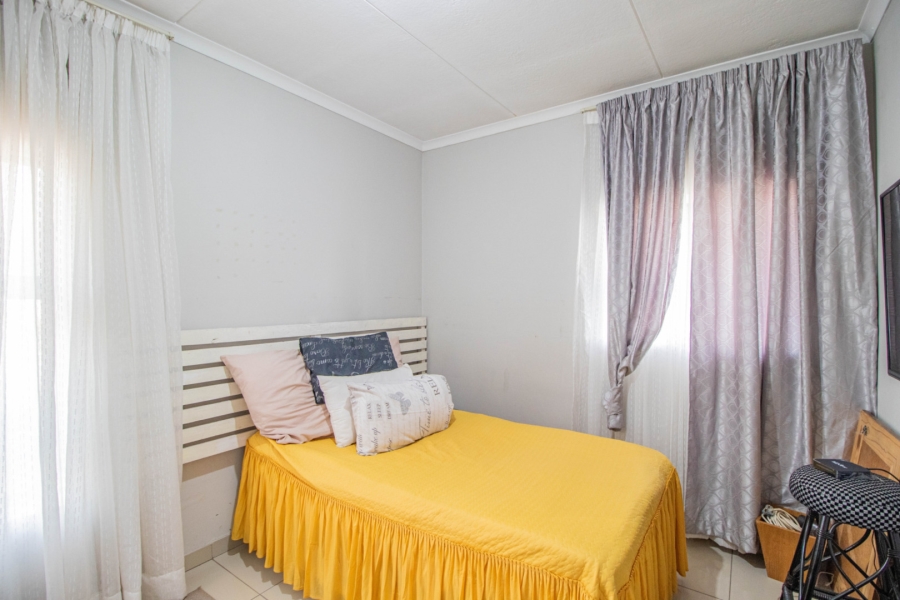 6 Bedroom Property for Sale in Northmead Gauteng