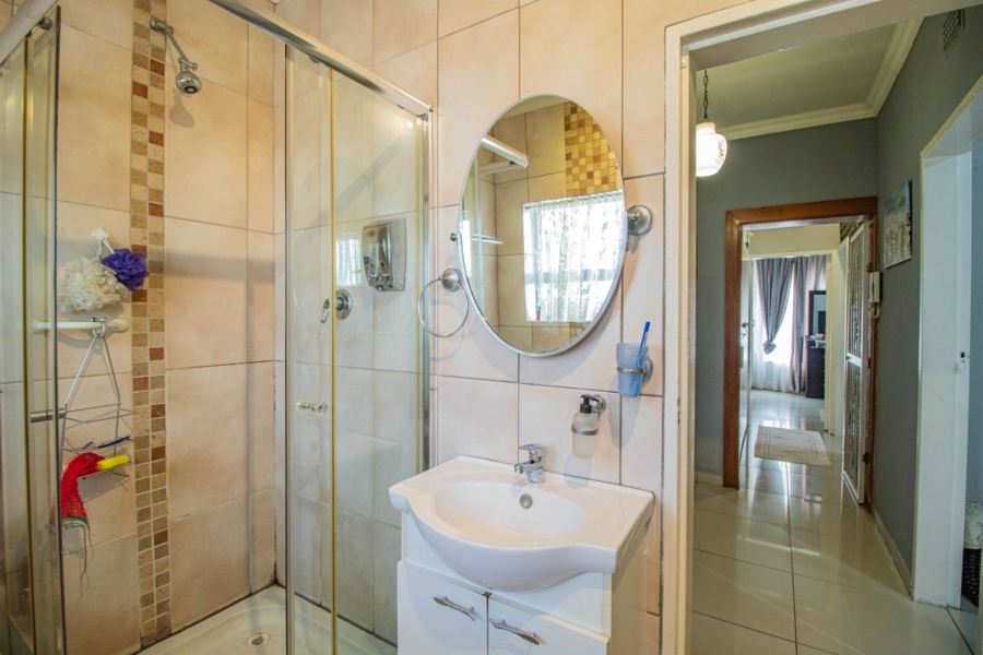 6 Bedroom Property for Sale in Northmead Gauteng