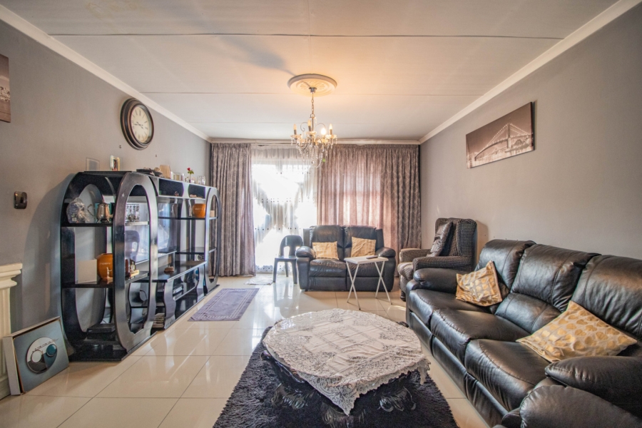 6 Bedroom Property for Sale in Northmead Gauteng