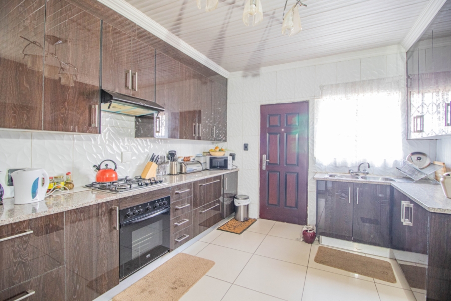 6 Bedroom Property for Sale in Northmead Gauteng