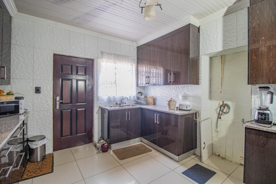 6 Bedroom Property for Sale in Northmead Gauteng
