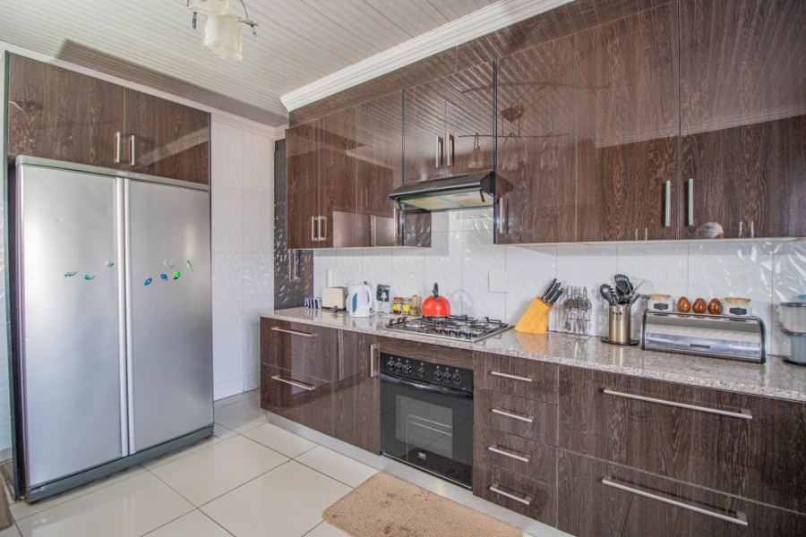 6 Bedroom Property for Sale in Northmead Gauteng