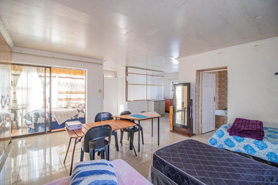 6 Bedroom Property for Sale in Northmead Gauteng