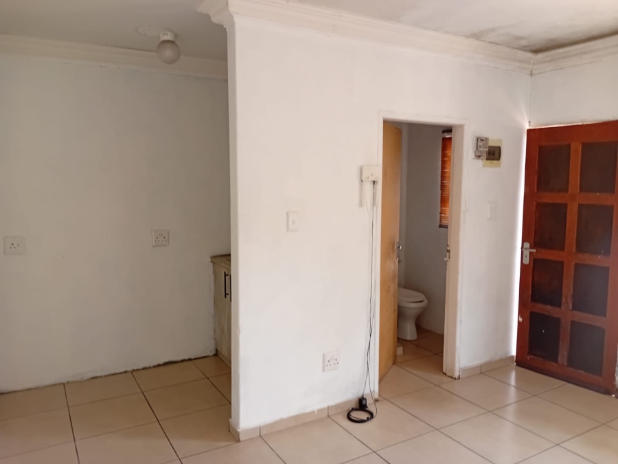 To Let 0 Bedroom Property for Rent in Mofolo North Gauteng