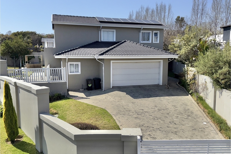5 Bedroom Property for Sale in Cedar Creek Gauteng