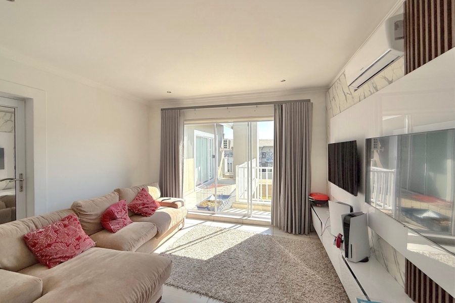 5 Bedroom Property for Sale in Cedar Creek Gauteng