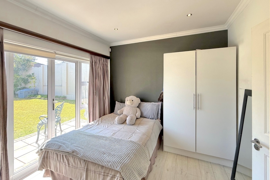5 Bedroom Property for Sale in Cedar Creek Gauteng