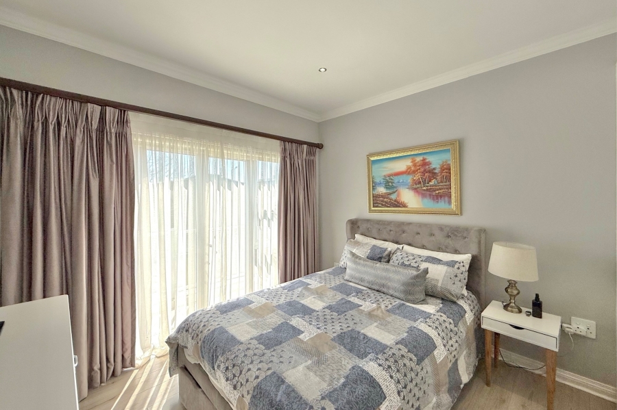 5 Bedroom Property for Sale in Cedar Creek Gauteng