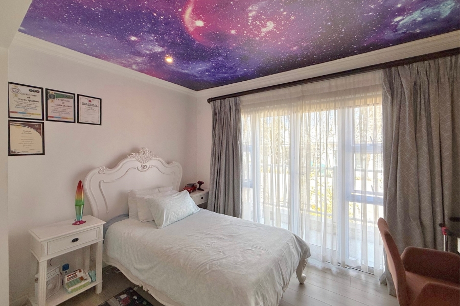 5 Bedroom Property for Sale in Cedar Creek Gauteng