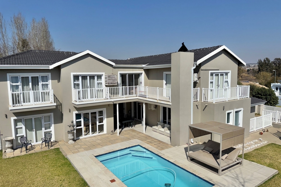 5 Bedroom Property for Sale in Cedar Creek Gauteng