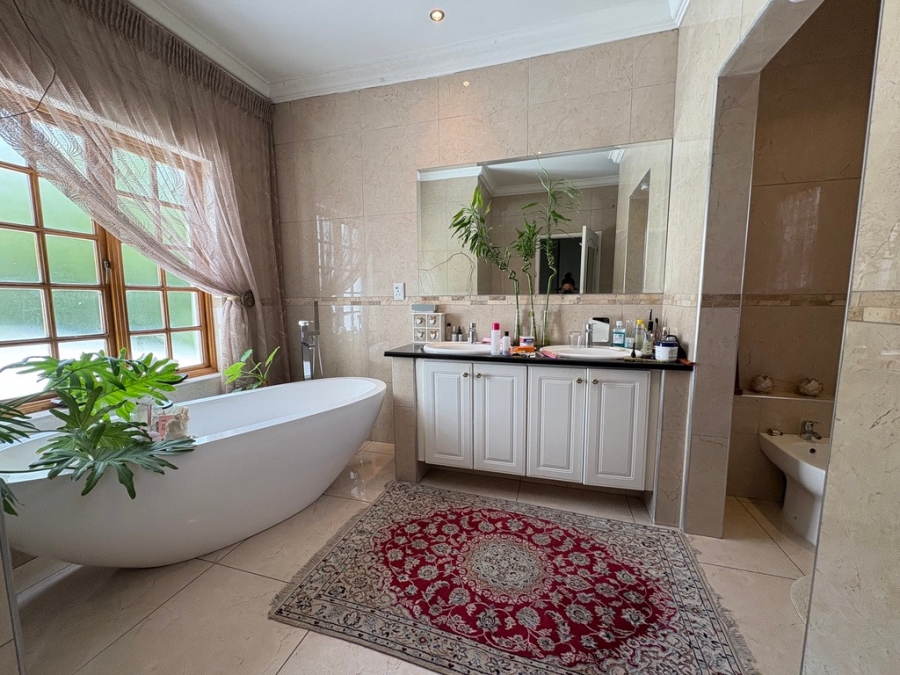 To Let 4 Bedroom Property for Rent in Morningside Gauteng
