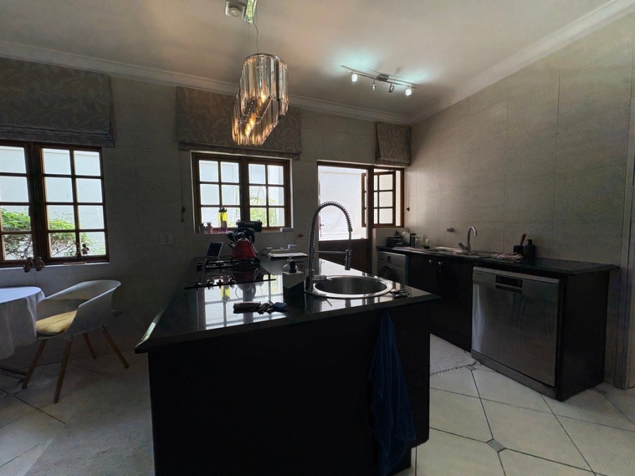 To Let 4 Bedroom Property for Rent in Morningside Gauteng