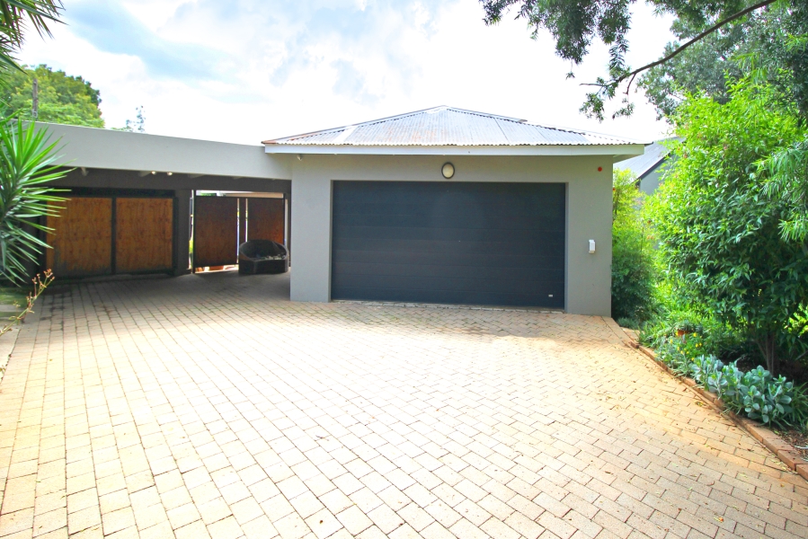 4 Bedroom Property for Sale in Abbotsford Gauteng