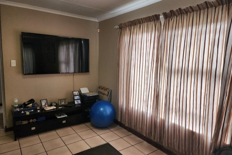 2 Bedroom Property for Sale in Kenleaf Gauteng