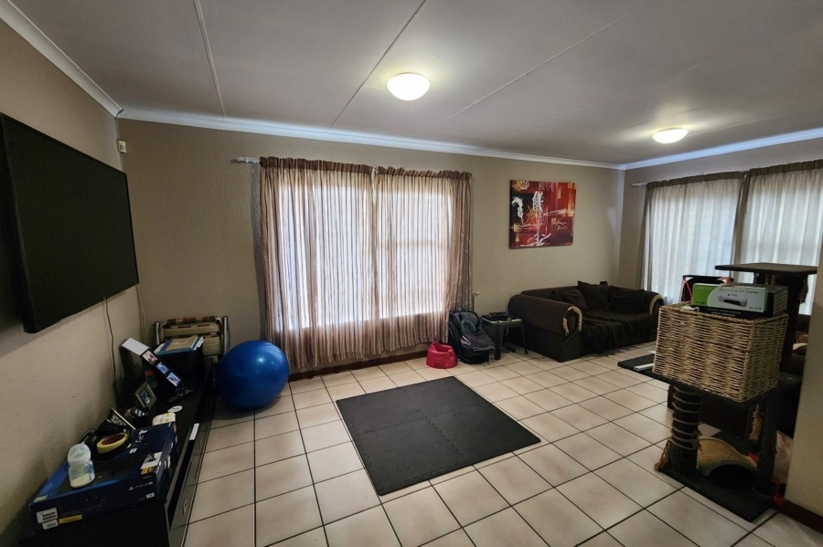 2 Bedroom Property for Sale in Kenleaf Gauteng
