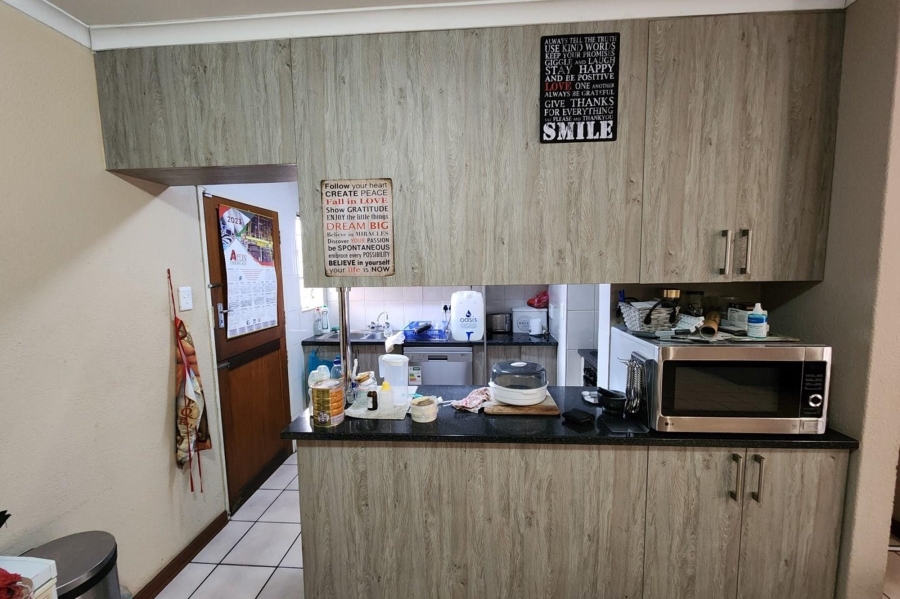 2 Bedroom Property for Sale in Kenleaf Gauteng