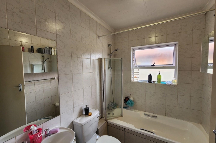 2 Bedroom Property for Sale in Kenleaf Gauteng