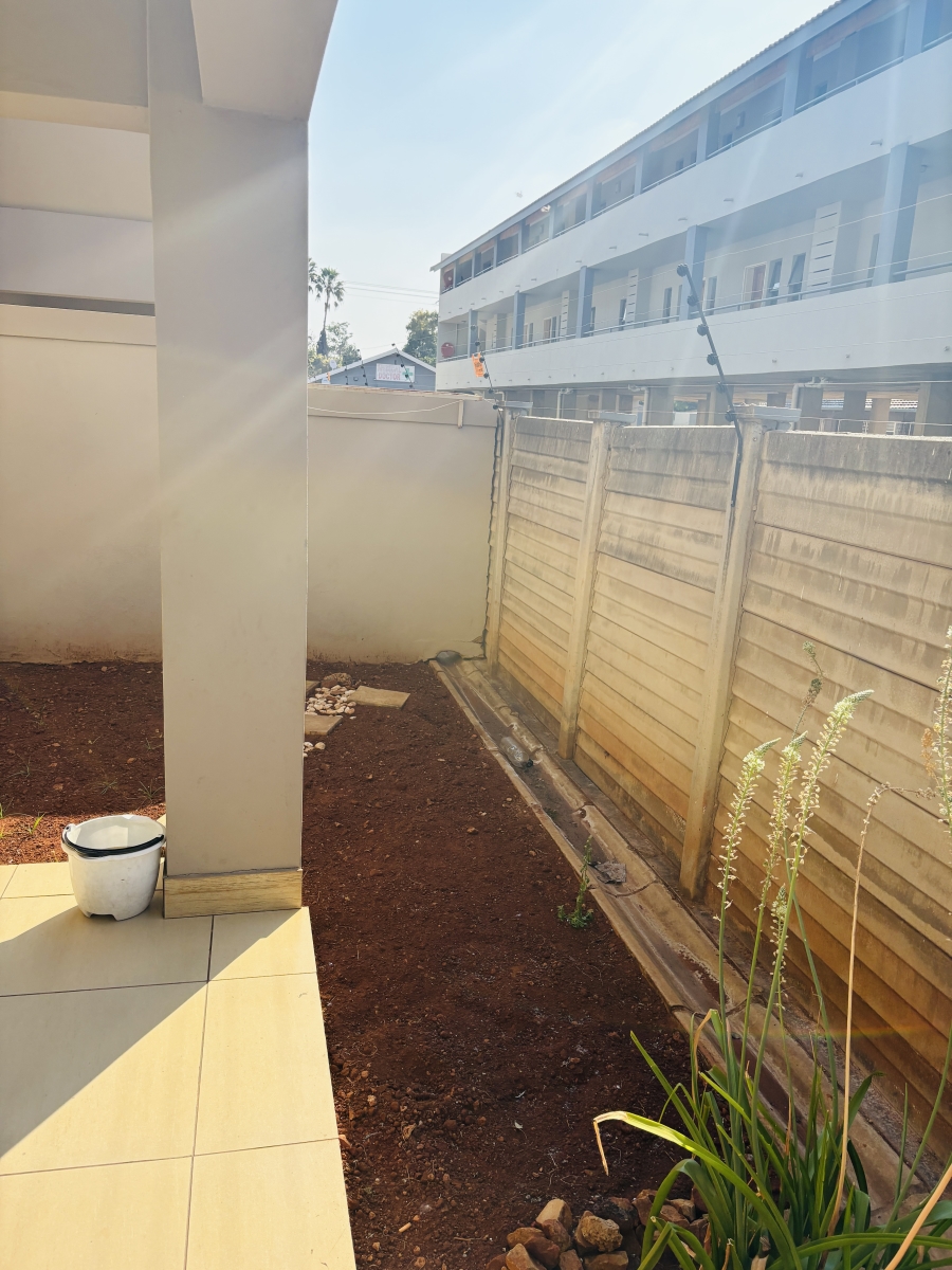 2 Bedroom Property for Sale in Pretoria North Gauteng