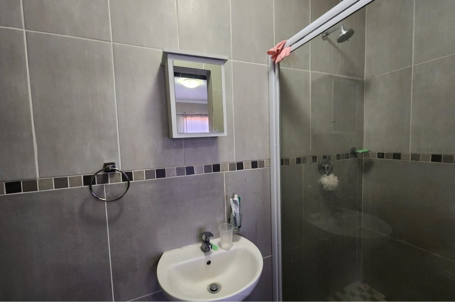 2 Bedroom Property for Sale in Kenleaf Gauteng