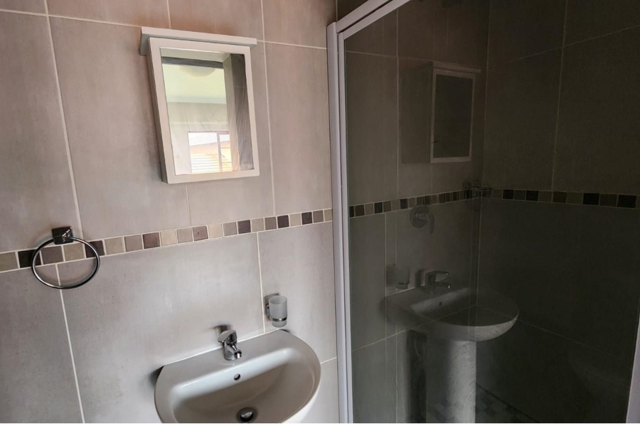 2 Bedroom Property for Sale in Kenleaf Gauteng