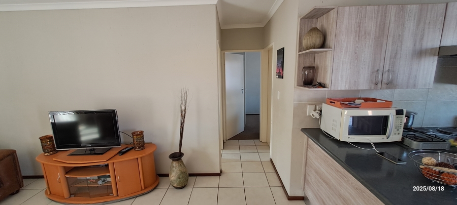 2 Bedroom Property for Sale in Cloverdene Gauteng