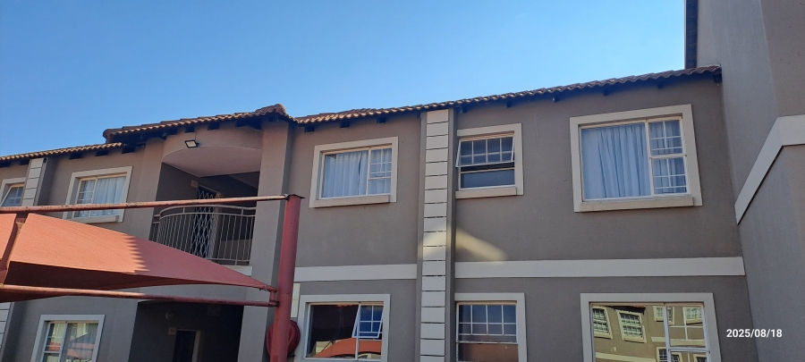 2 Bedroom Property for Sale in Cloverdene Gauteng