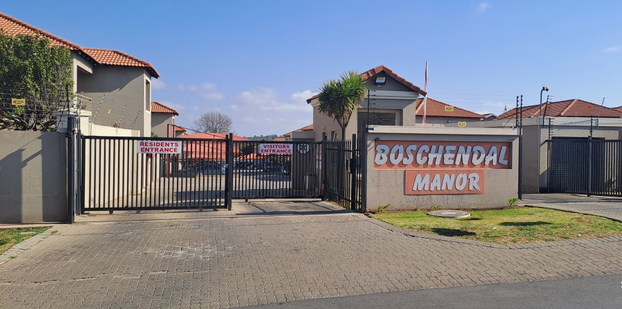 2 Bedroom Property for Sale in Cloverdene Gauteng