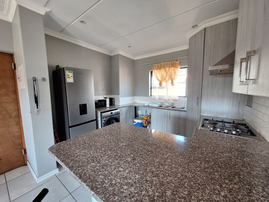 3 Bedroom Property for Sale in Diswilmar A H Gauteng