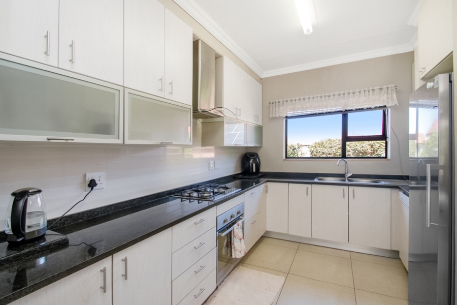 To Let 3 Bedroom Property for Rent in Maroeladal Gauteng