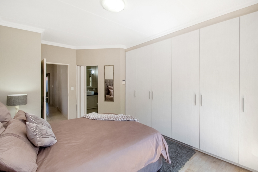 To Let 3 Bedroom Property for Rent in Maroeladal Gauteng