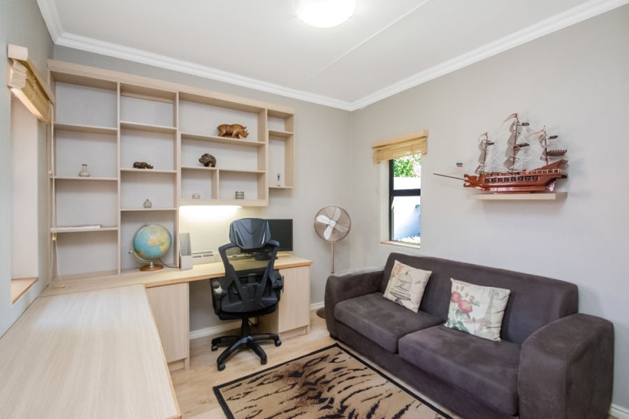 To Let 3 Bedroom Property for Rent in Maroeladal Gauteng