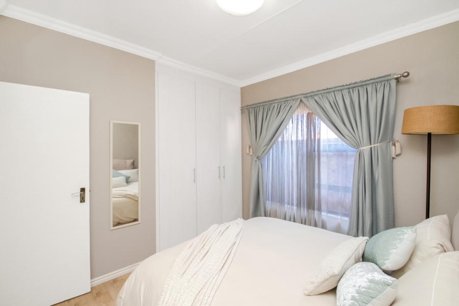 To Let 3 Bedroom Property for Rent in Maroeladal Gauteng