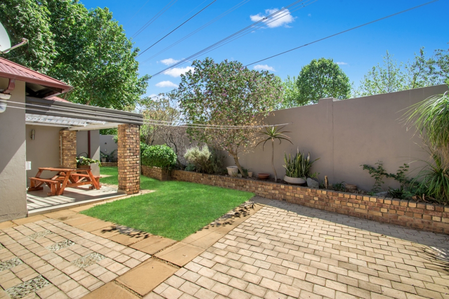 To Let 3 Bedroom Property for Rent in Maroeladal Gauteng