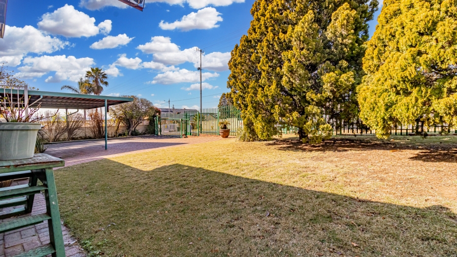 4 Bedroom Property for Sale in Tulisa Park Gauteng