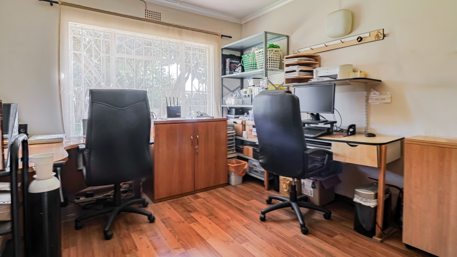 4 Bedroom Property for Sale in Tulisa Park Gauteng