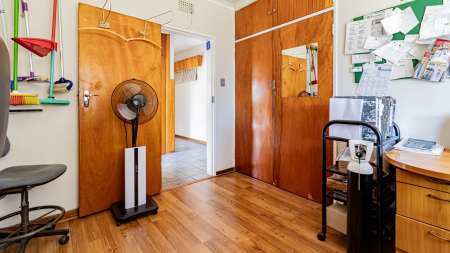 4 Bedroom Property for Sale in Tulisa Park Gauteng