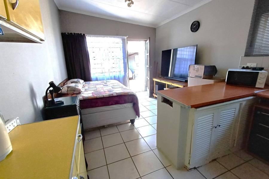6 Bedroom Property for Sale in Primrose Gauteng