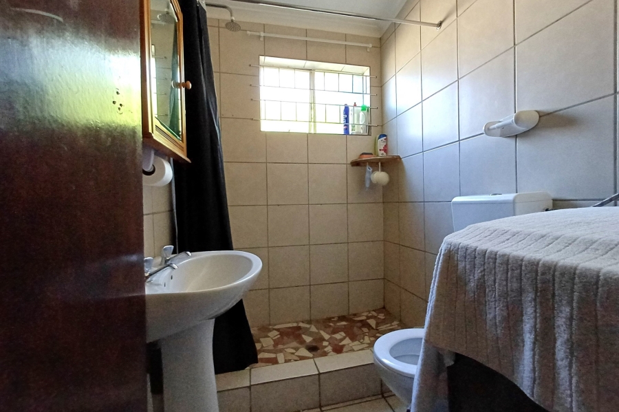 6 Bedroom Property for Sale in Primrose Gauteng