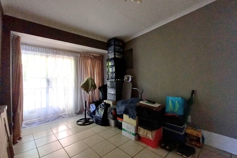 6 Bedroom Property for Sale in Primrose Gauteng