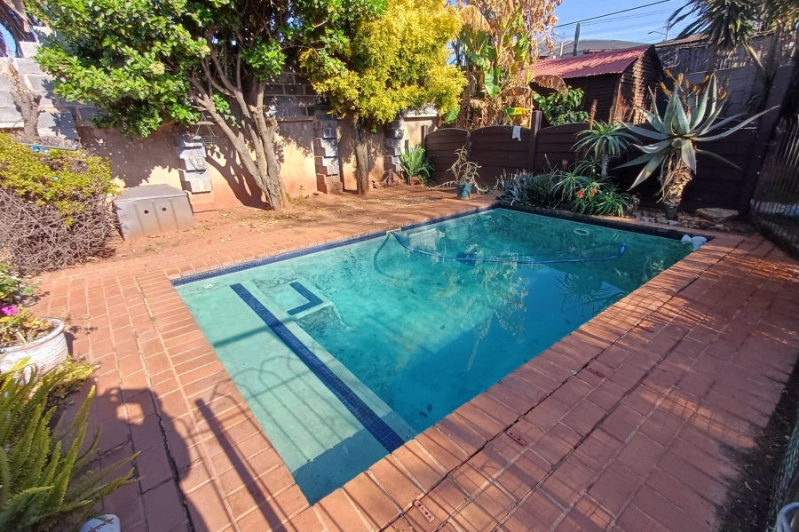 6 Bedroom Property for Sale in Primrose Gauteng