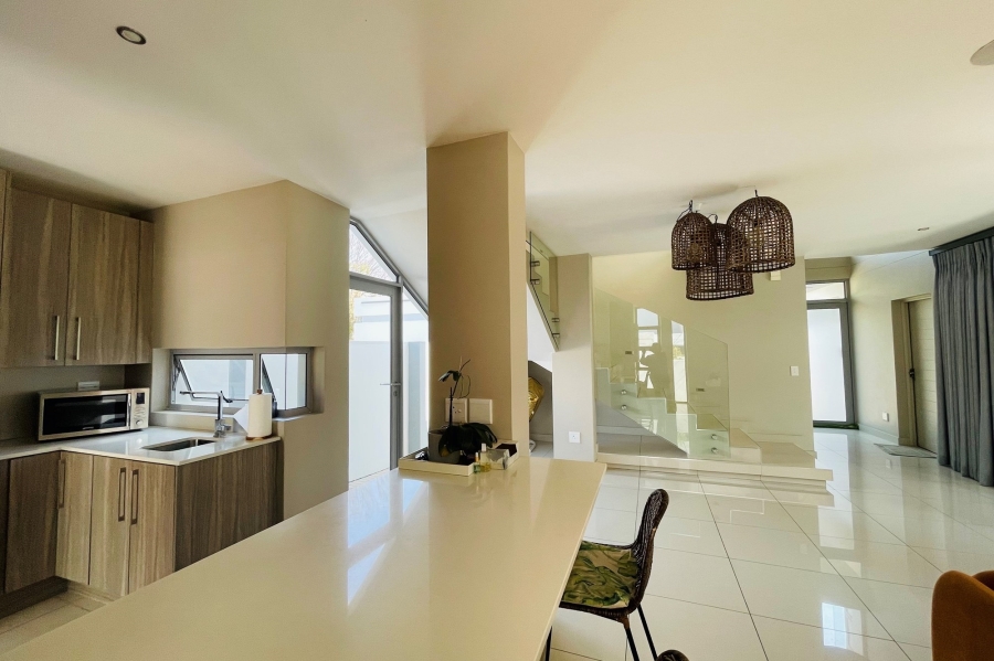 To Let 3 Bedroom Property for Rent in Bryanston East Gauteng