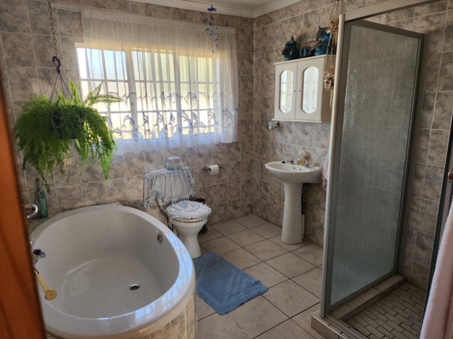 3 Bedroom Property for Sale in Kookrus Gauteng