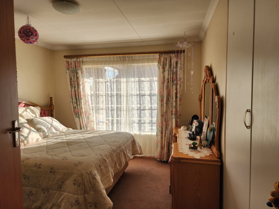 3 Bedroom Property for Sale in Kookrus Gauteng